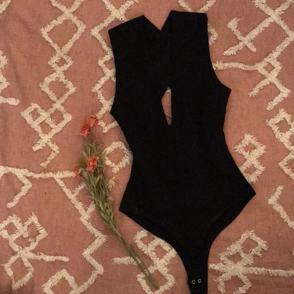 Lulu backless bodysuit